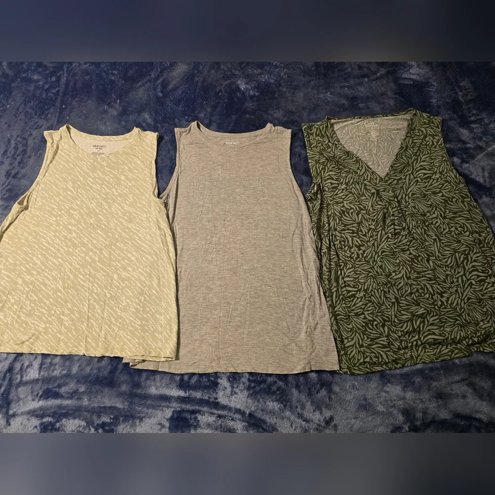 Lot of 3 Womens Summer Sleeveless Shirts - Picture 1 of 9